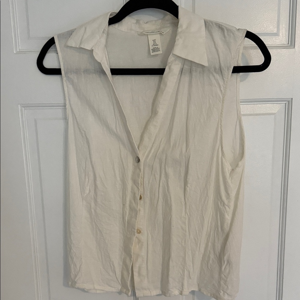 H&M Cream Sleeveless Button-Down Shirt